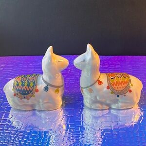 Title: Kissing Llama Salt & Pepper Shaker Set - Ceramic, Colorful, Cute